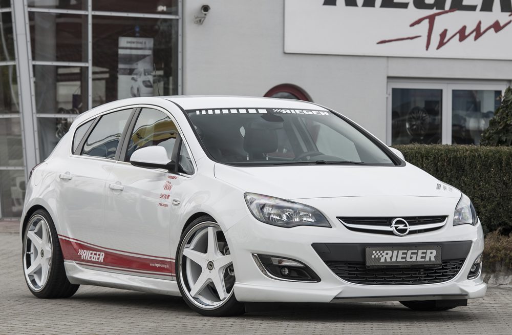 Labio delantero Rieger para Opel Astra J (después del facelift)