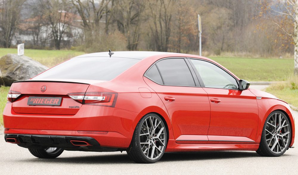 Talonera Rieger para Skoda Superb 3V