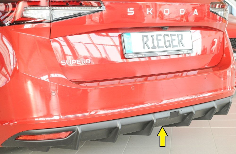 Difusor trasero Rieger para Skoda Superb 3Y – (para coches con enganche y una salida de escape a la)