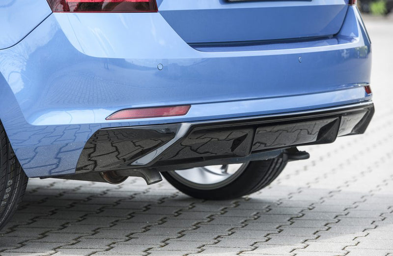 Difusor trasero Rieger para Skoda Rapid NH – para coches con enganche