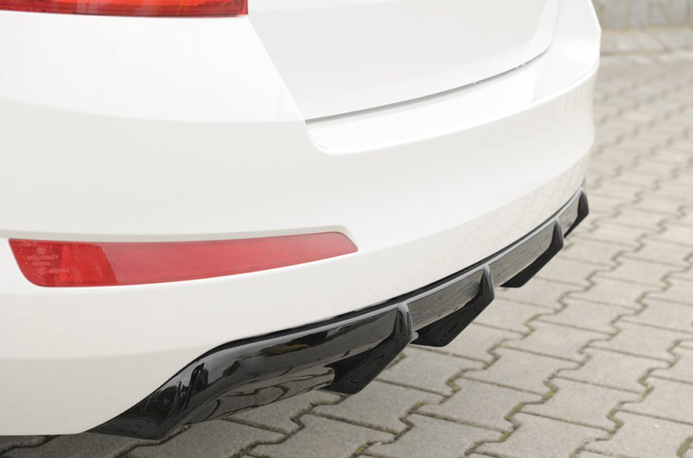 Difusor trasero Rieger para Skoda Octavia 5E – para coches sin sensores de aparcamiento
