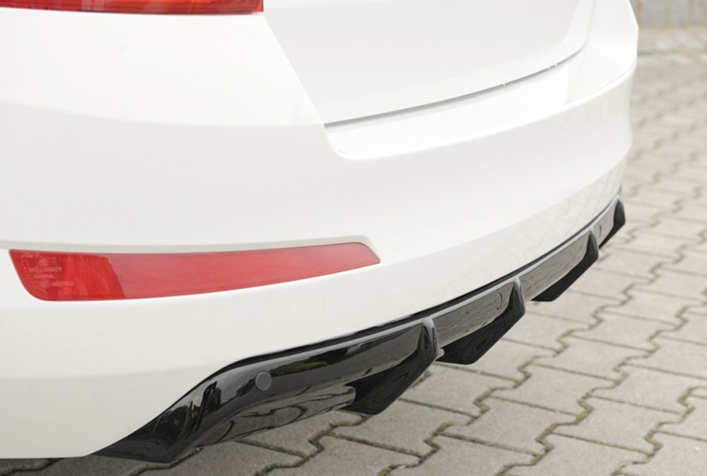 Difusor trasero Rieger para Skoda Octavia 5E – para coches con sensores de aparcamiento