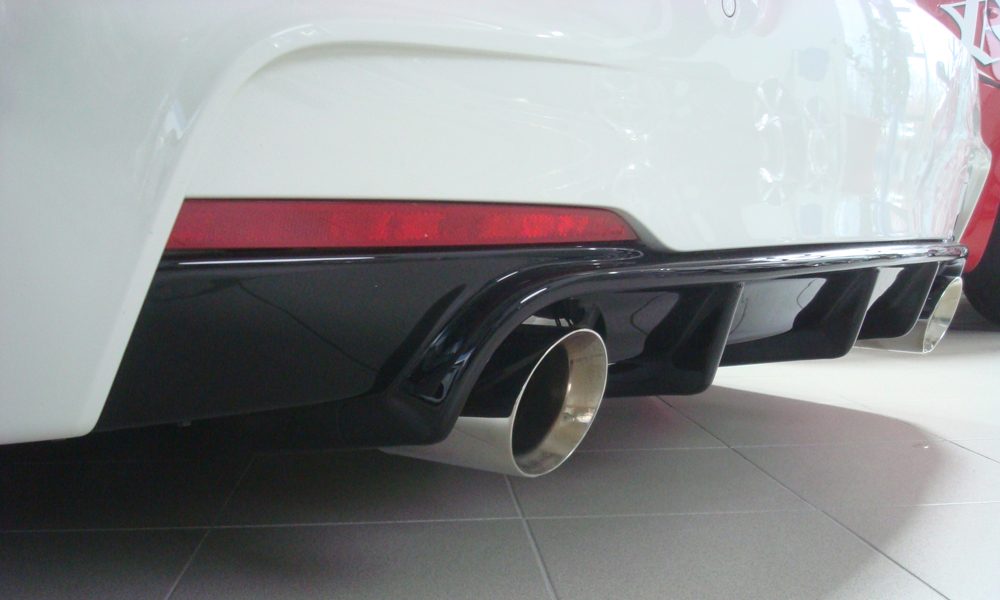 Difusor trasero Rieger para BMW Serie 3 F30/F31 – para las salidas de escape originales izquierda y derecha (335i/340i)