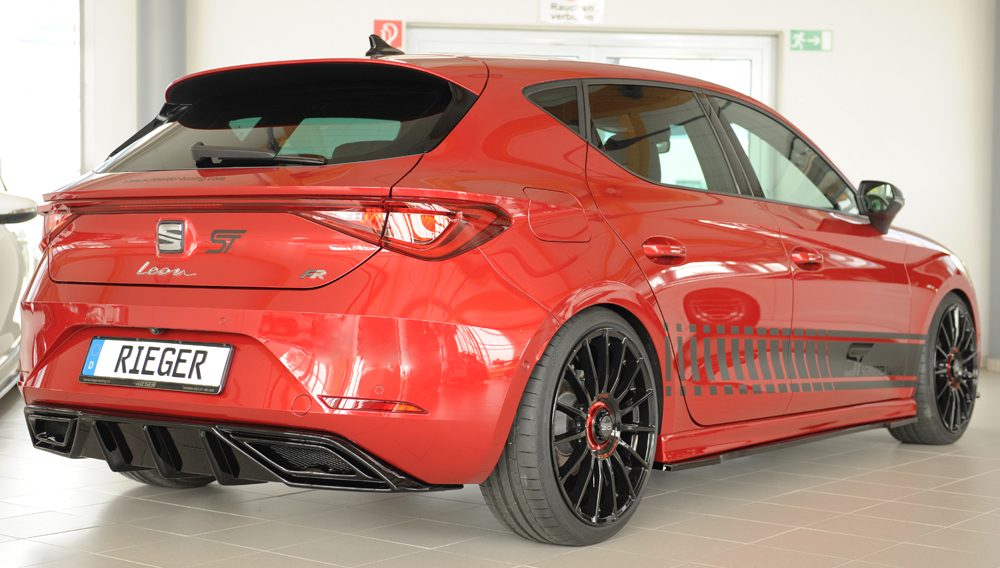 Difusor trasero Rieger para Seat Leon KL – hatchback – para el escape original