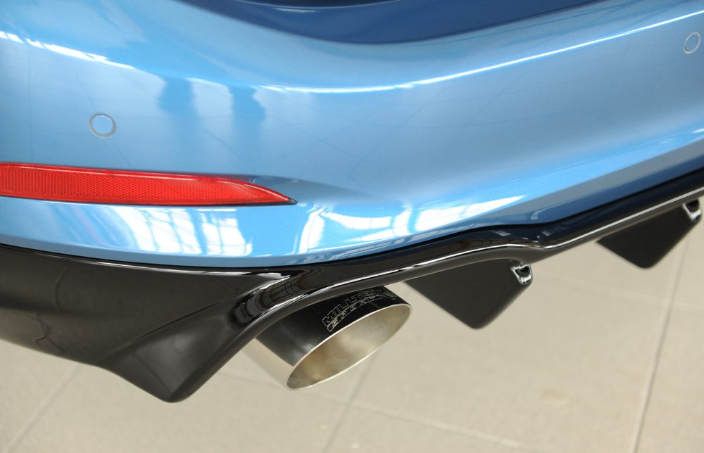 Difusor trasero Rieger para Ford Focus Mk4 – familiar – para salidas de escape deportivas izquierda y derecha, (115 mm de diámetro), sin enganche