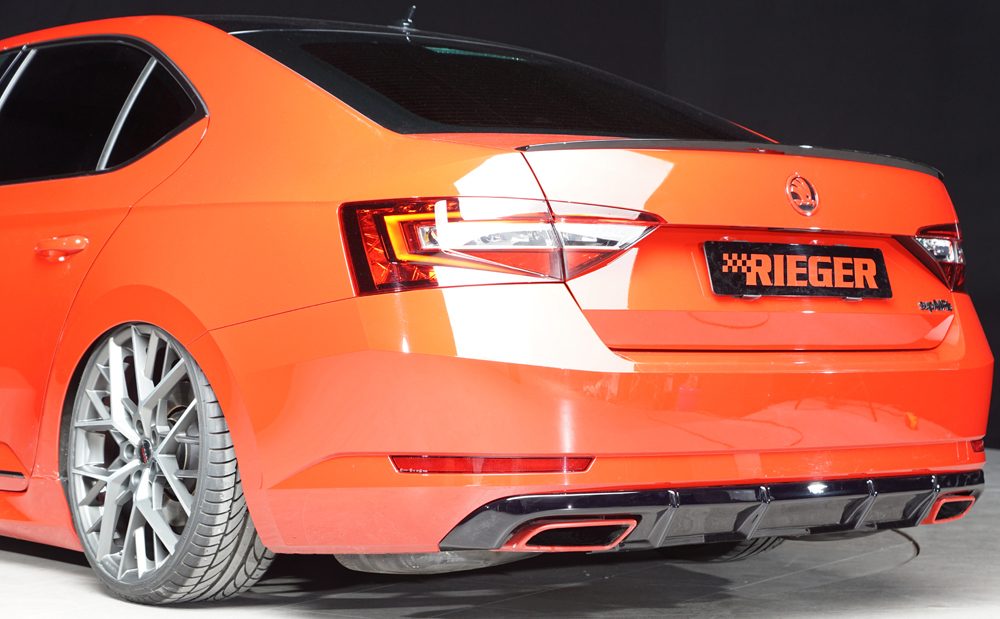 Difusor trasero Rieger para Skoda Superb 3V – para enganche desmontable, solo 2.0 TSI (200/206 kW)