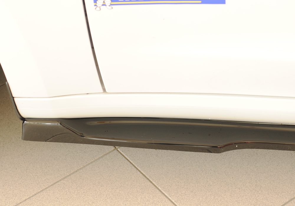 Extensión de talonera Rieger para Tesla Model 3