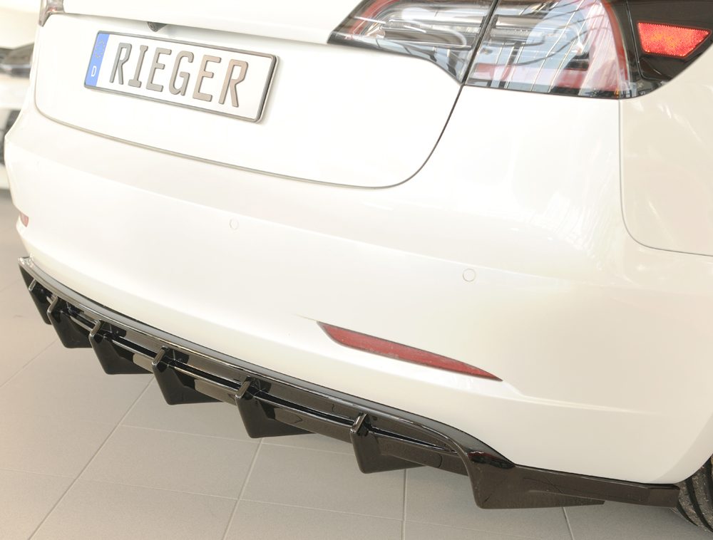 Difusor trasero Rieger para Tesla Model 3 (antes del facelift)