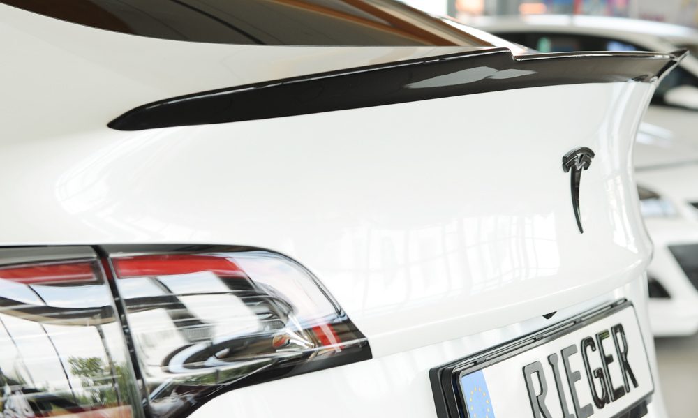 Alerón de portón Rieger para Tesla Model Y (antes del facelift)