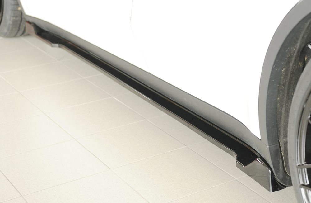 Extensión de talonera Rieger para Tesla Model Y (antes del facelift)