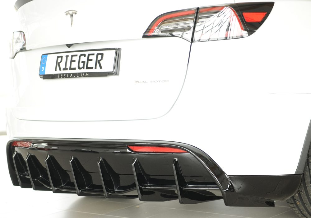 Difusor trasero Rieger para Tesla Model Y (antes del facelift) – para coches sin enganche