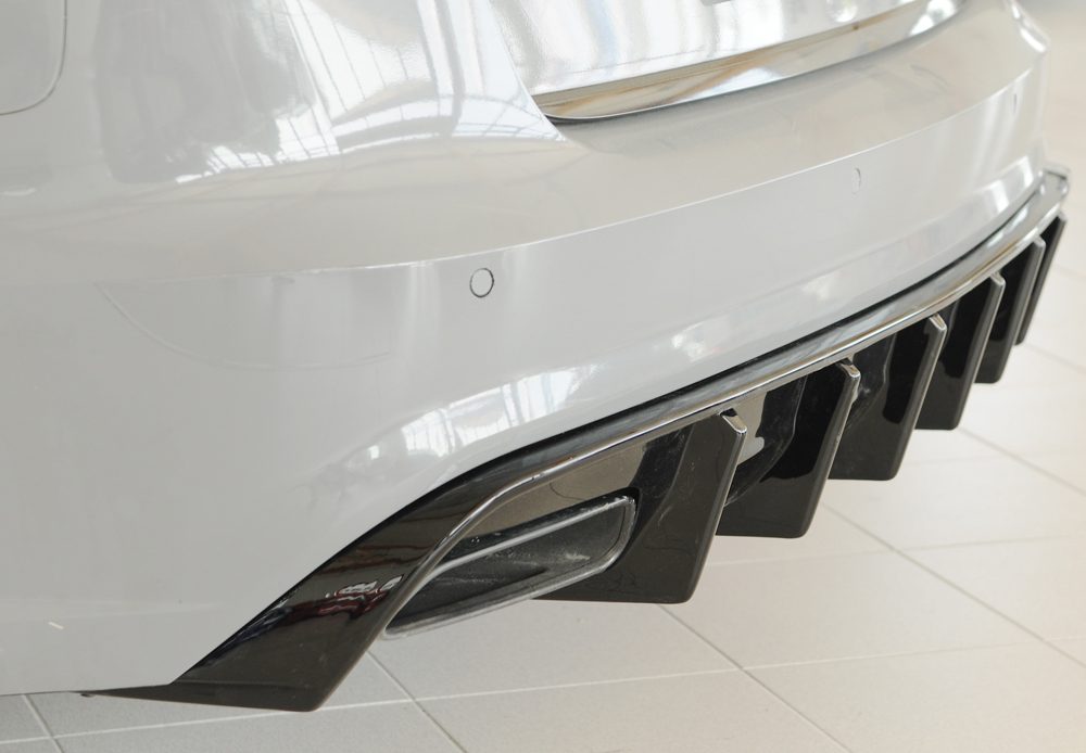 Difusor trasero Rieger para Audi A6 C7 (después del facelift) – para coches con enganche