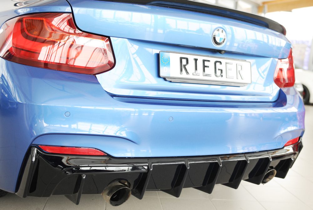 Difusor trasero Rieger para BMW Serie 2 F22/F23 – para las salidas de escape originales izquierda y derecha (M235i/M240i)