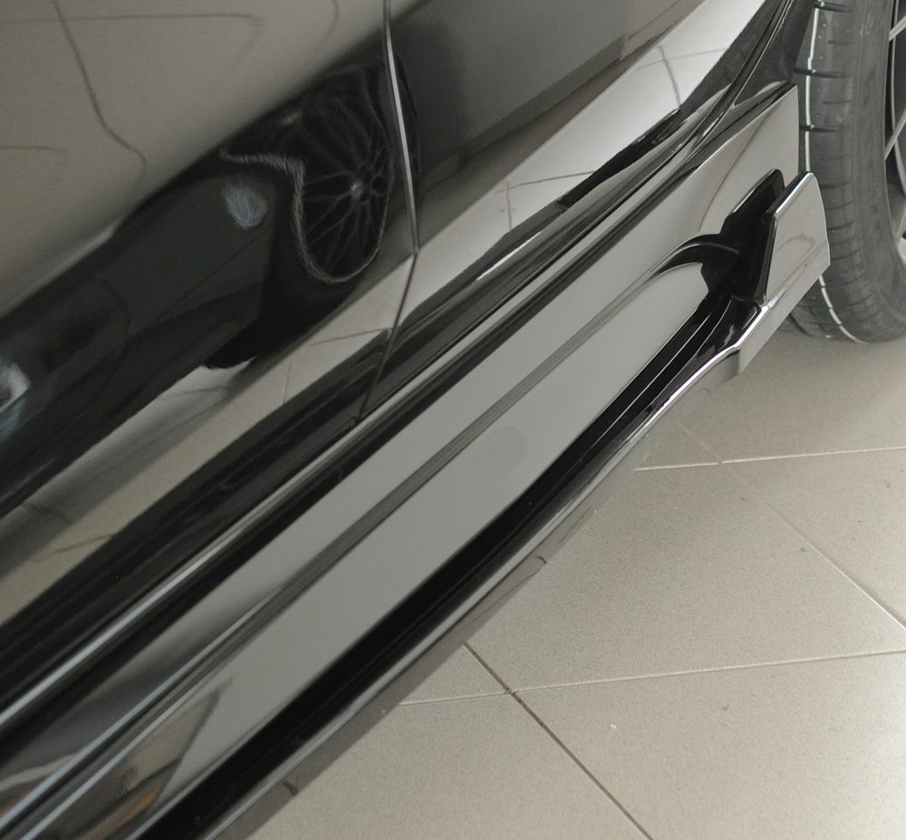Extensión de talonera Rieger para Audi RS3 8Y