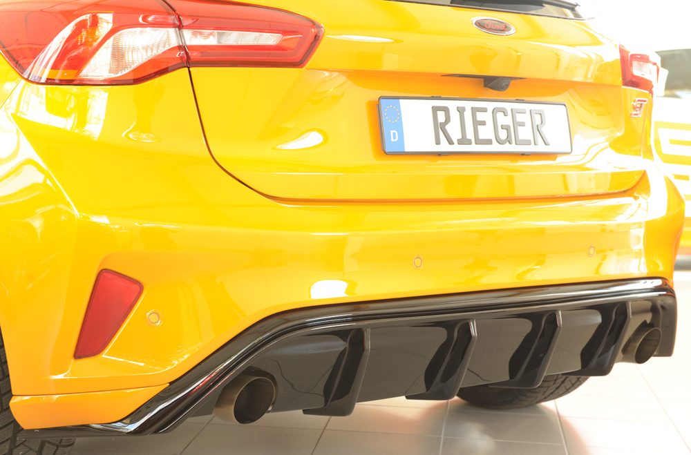 Difusor trasero Rieger para Ford Focus Mk4 ST – hatchback