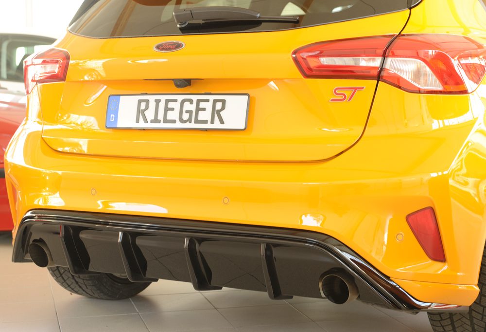 Difusor trasero Rieger para Ford Focus Mk4 ST – hatchback