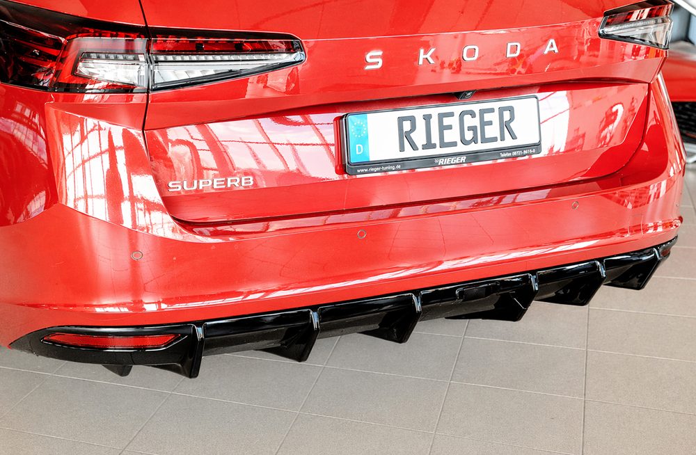 Difusor trasero Rieger para Skoda Superb 3Y – (para coches con enganche y dos salidas de escape a la)