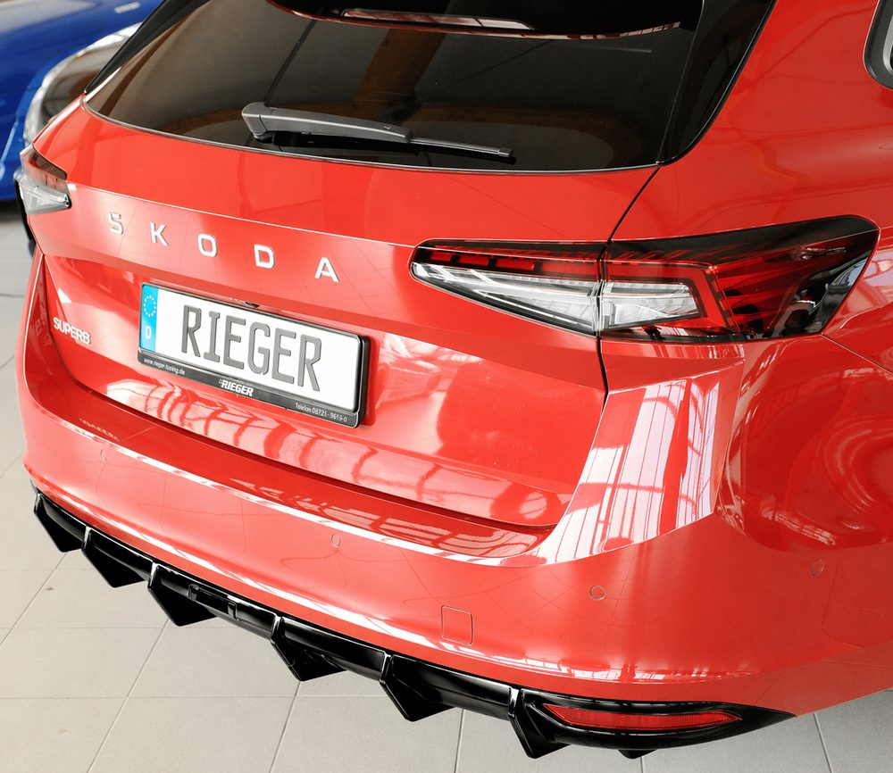 Difusor trasero Rieger para Skoda Superb 3Y – (para coches con enganche y dos salidas de escape a la)