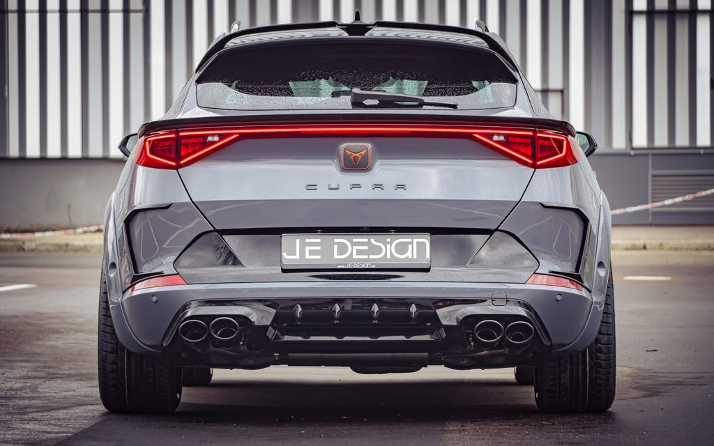 Escape con válvulas JE DESIGN Cupra Formentor KM 228 kW, salidas de 106 x 71 mm inox negro con logo
