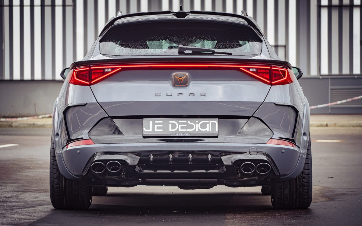 Escape con válvulas JE DESIGN Cupra Formentor KM 228 kW, salidas de 106 x 71 mm inox negro con logo