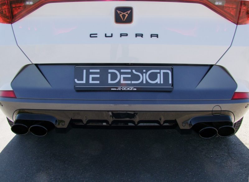 Escape con válvulas JE DESIGN Cupra Formentor KM 272 y 274 kW, 2 salidas negras de 106 x 71 mm por lado