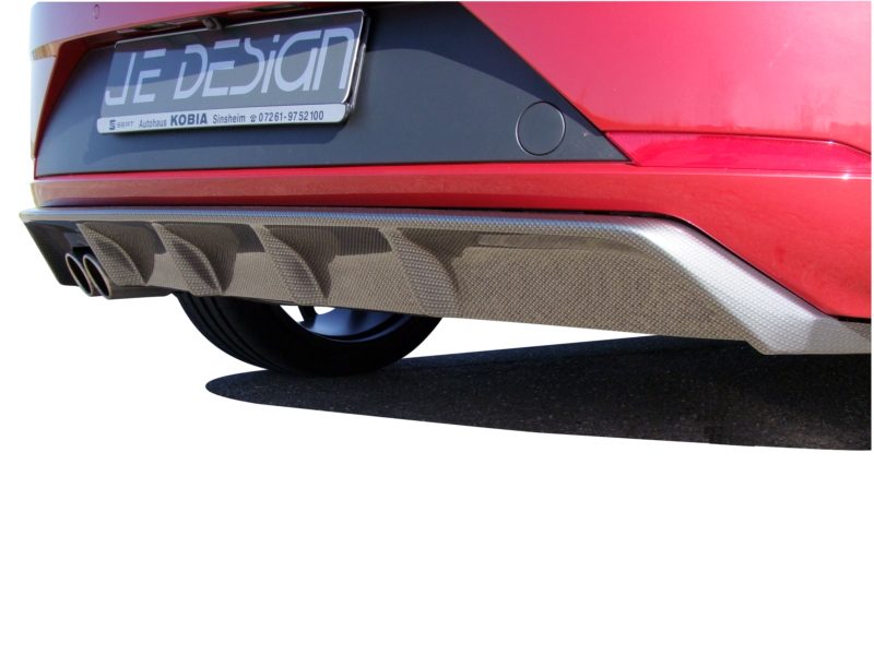 Faldón trasero JE DESIGN efecto carbono Seat Leon 5F FR 3 y 5 puertas (desde 01/2017)