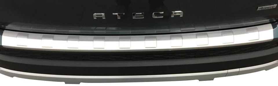 Protector del borde de carga JE DESIGN plata mate Seat / Cupra Ateca 5FP (adhesivo)