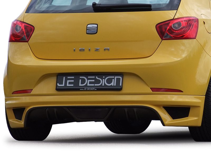 Añadido de paragolpes trasero JE DESIGN efecto carbono Seat Ibiza 6J 2009 (solo 5 puertas)