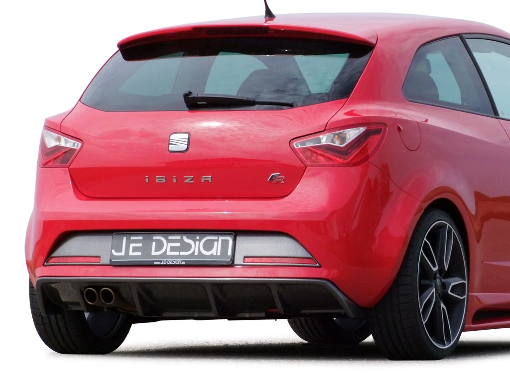 Embellecedor trasero JE DESIGN efecto carbono Seat Ibiza 6J FR 3 y 5 puertas (no ST)
