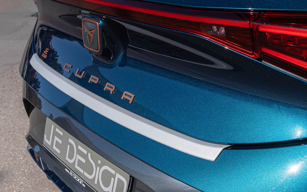 Protector del borde de carga JE DESIGN plata mate Cupra Born K1 (adhesivo)