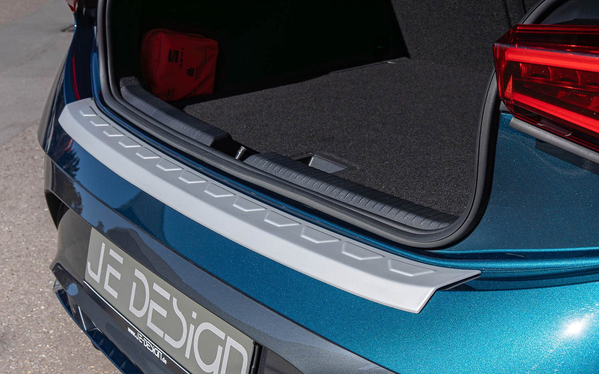 Protector del borde de carga JE DESIGN plata mate Cupra Born K1 (adhesivo)