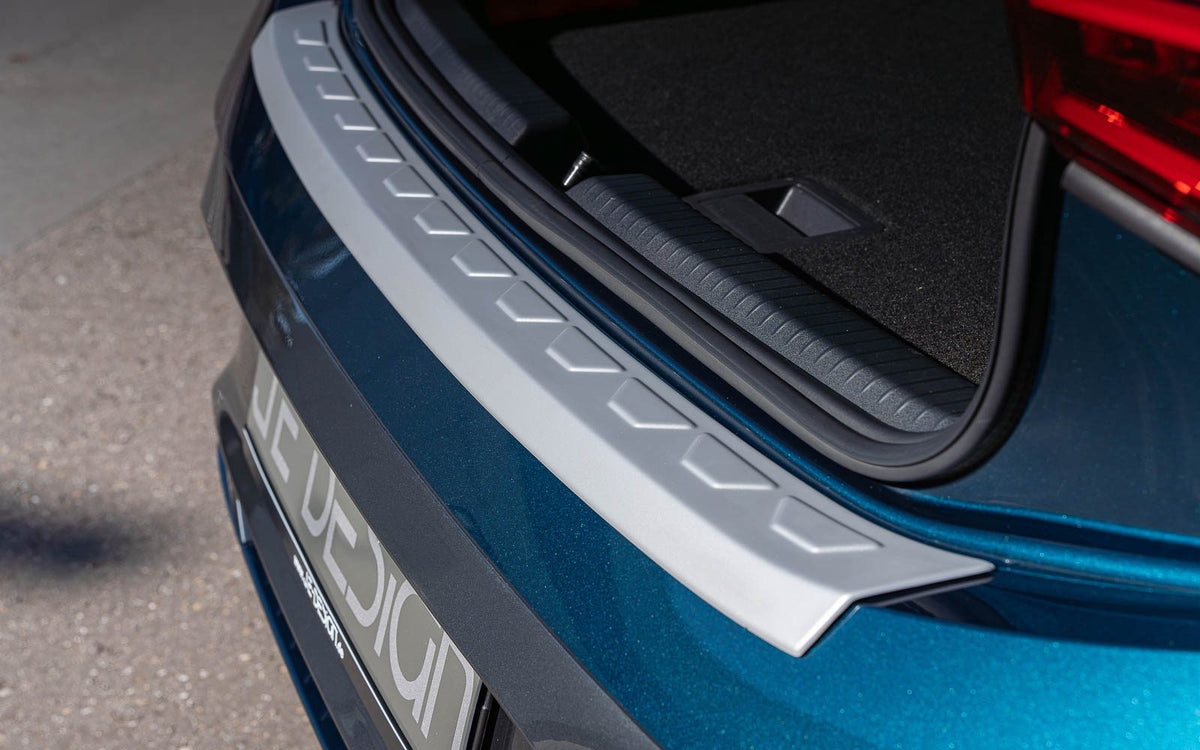 Protector del borde de carga JE DESIGN plata mate Cupra Born K1 (adhesivo)