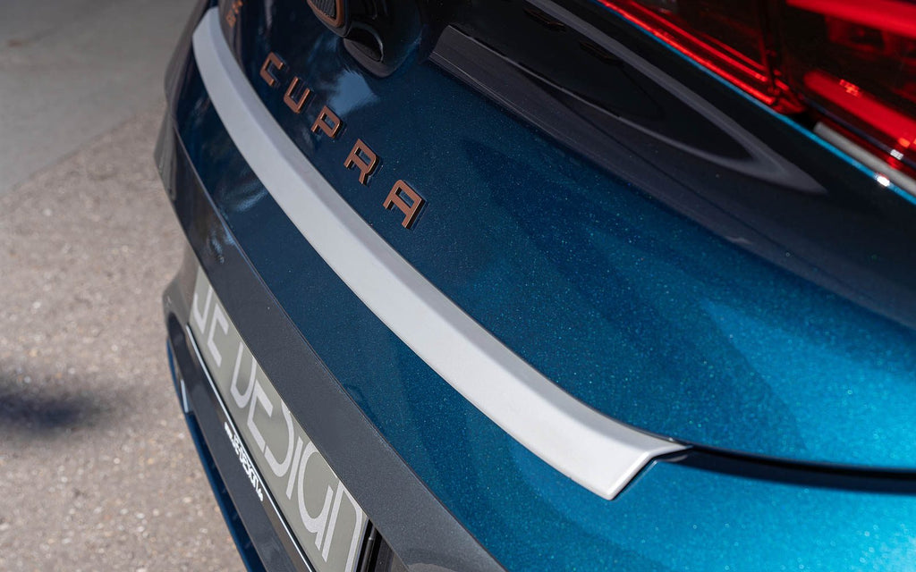 Protector del borde de carga JE DESIGN plata mate Cupra Born K1 (adhesivo)