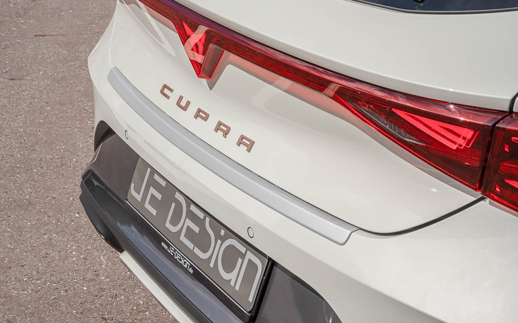 Protector del borde de carga JE DESIGN plata mate Seat / Cupra Leon KL (adhesivo)