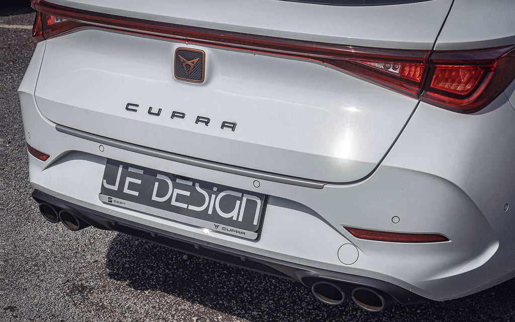 Protector del borde de carga JE DESIGN plata mate Seat / Cupra Leon KL ST (adhesivo)