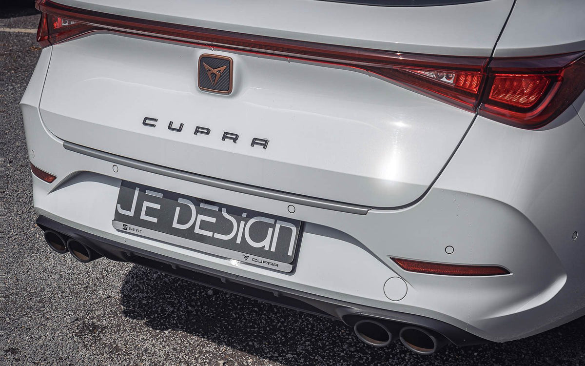 Protector del borde de carga JE DESIGN plata mate Seat / Cupra Leon KL ST (adhesivo)