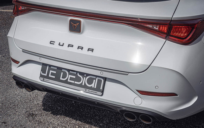 Protector del borde de carga JE DESIGN plata mate Seat / Cupra Leon KL ST (adhesivo)