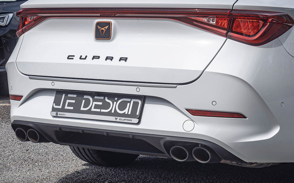 Protector del borde de carga JE DESIGN plata mate Seat / Cupra Leon KL ST (adhesivo)