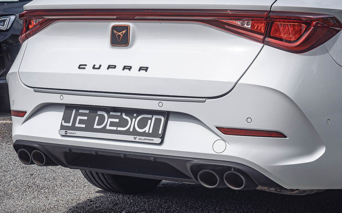 Protector del borde de carga JE DESIGN plata mate Seat / Cupra Leon KL ST (adhesivo)