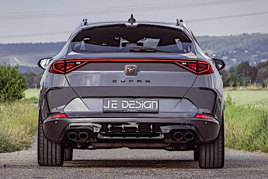 Marcos de salida de aire del paragolpes trasero JE DESIGN de 2 piezas negro brillo Cupra Formentor KM (no restyling 2025)