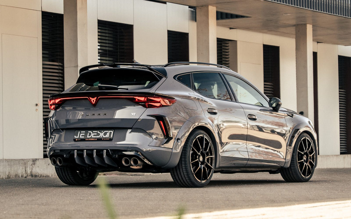 Marcos de salida de aire del paragolpes trasero JE DESIGN de 2 piezas negro brillo Cupra Formentor KM restyling 2025
