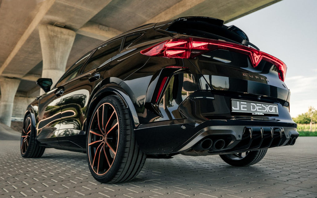 Marcos de salida de aire del paragolpes trasero JE DESIGN de 2 piezas negro brillo Cupra Formentor KM restyling 2025