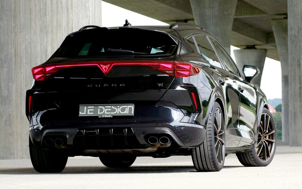 Marcos de salida de aire del paragolpes trasero JE DESIGN de 2 piezas negro brillo Cupra Formentor KM restyling 2025