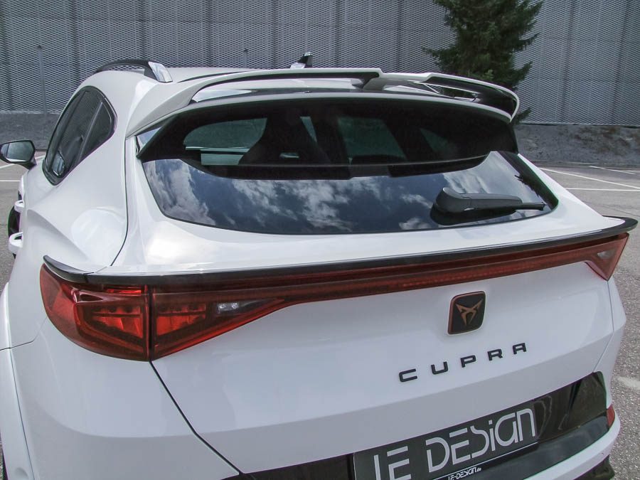 Labio inferior del portón JE DESIGN de 3 piezas Cupra Formentor KM (incluido restyling 2025)