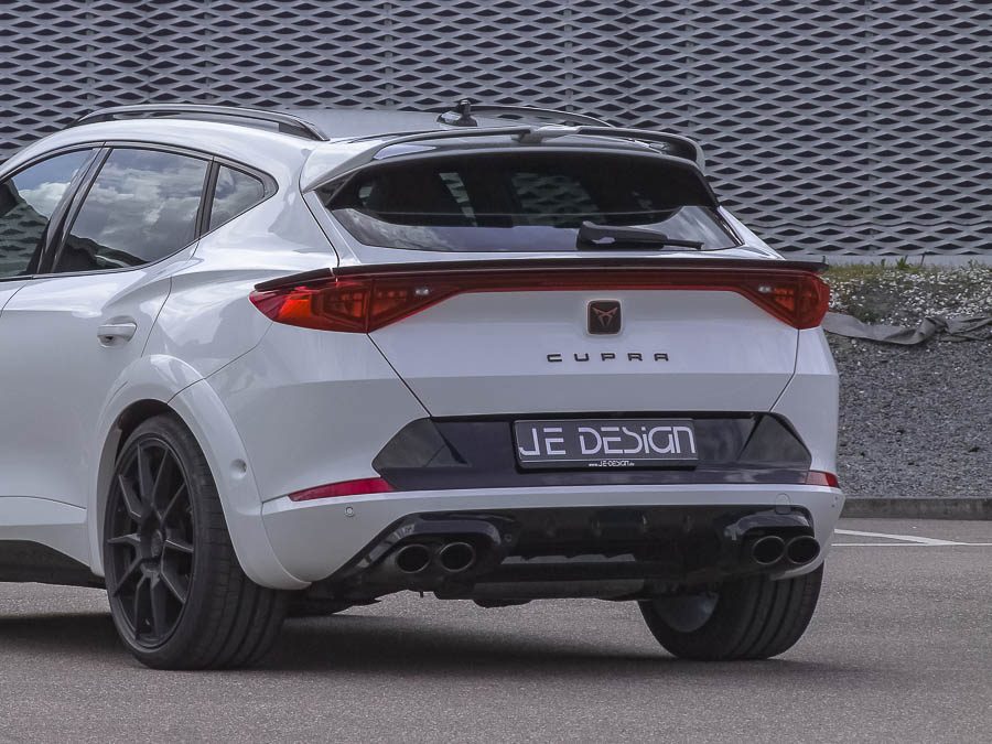 Labio inferior del portón JE DESIGN de 3 piezas Cupra Formentor KM (incluido restyling 2025)