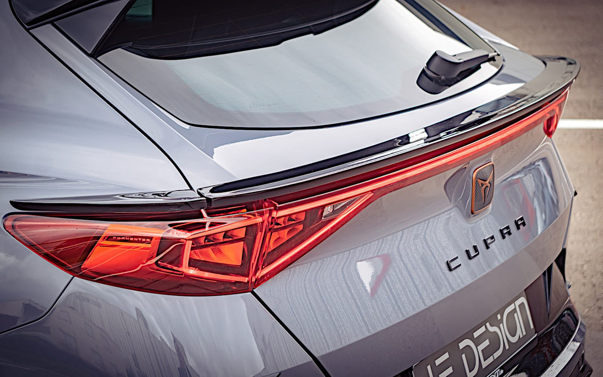 Labio inferior del portón JE DESIGN de 3 piezas Cupra Formentor KM (incluido restyling 2025)