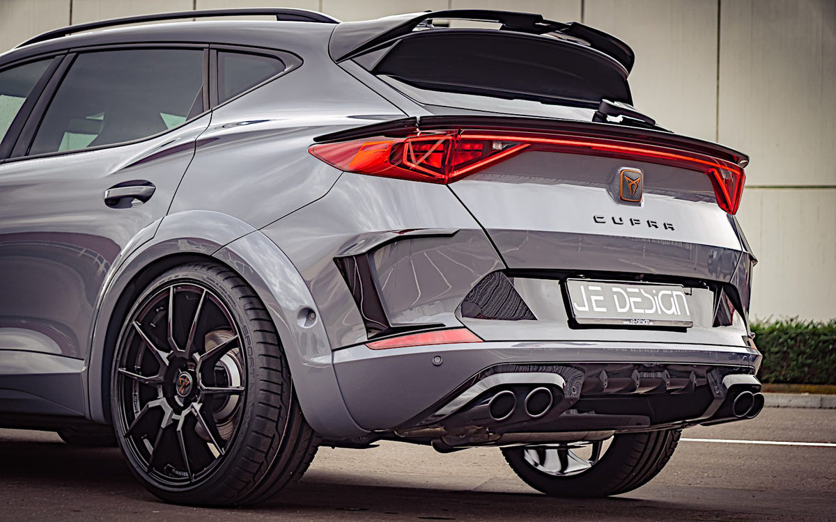 Labio inferior del portón JE DESIGN de 3 piezas Cupra Formentor KM (incluido restyling 2025)