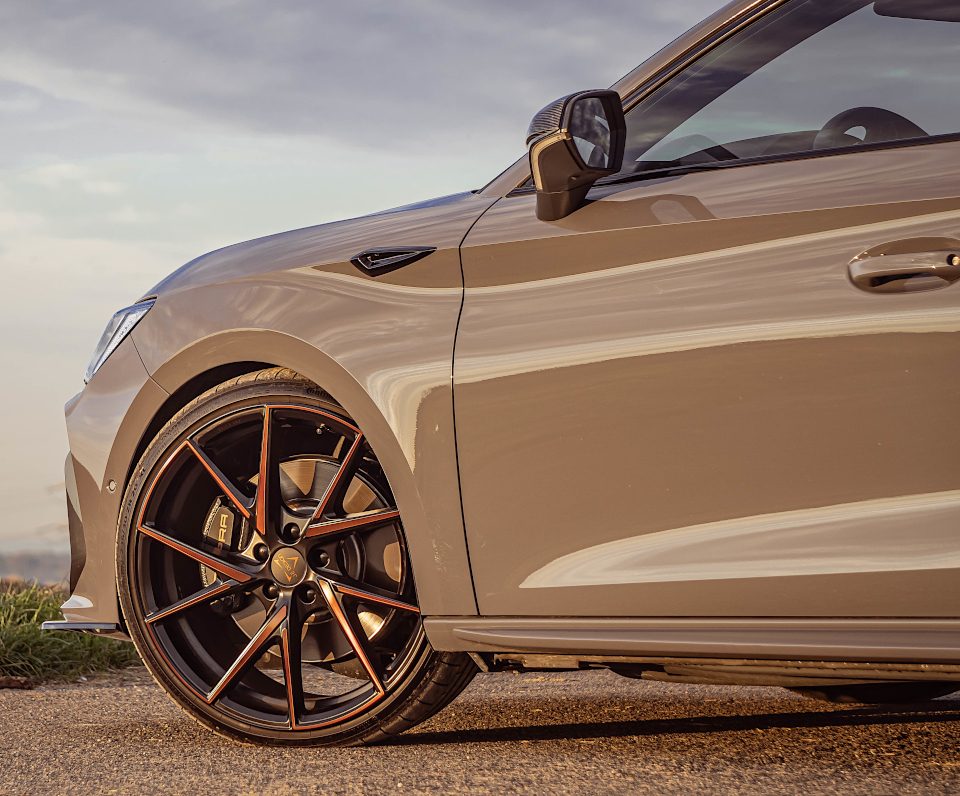 Kit aerodinámico JE DESIGN «Street Race» negro brillo Cupra Leon KL Sportstourer (no restyling)
